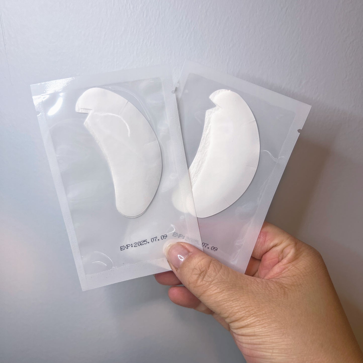 V-Cut Gel Eye Pads